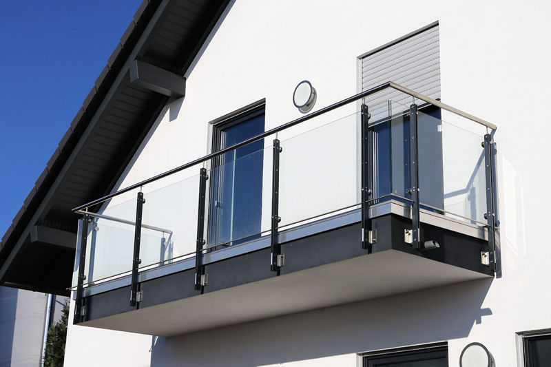 Nierdzewne balustrady balkonowe z szybą - Katowice, Sosnowiec i Gliwice